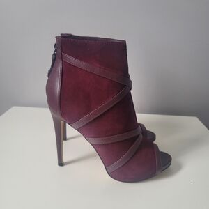 GUESS ADALIND2 Burgundy Suede Bootie